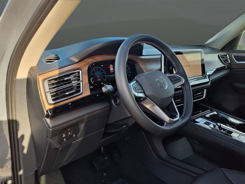 New 2026 Volkswagen Atlas SE image 58