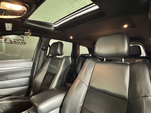 Used 2018 Jeep Grand Cherokee Altitude AWD/4WD image 14