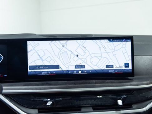 Used 2025 BMW X7 xDrive40i AWD/4WD image 17