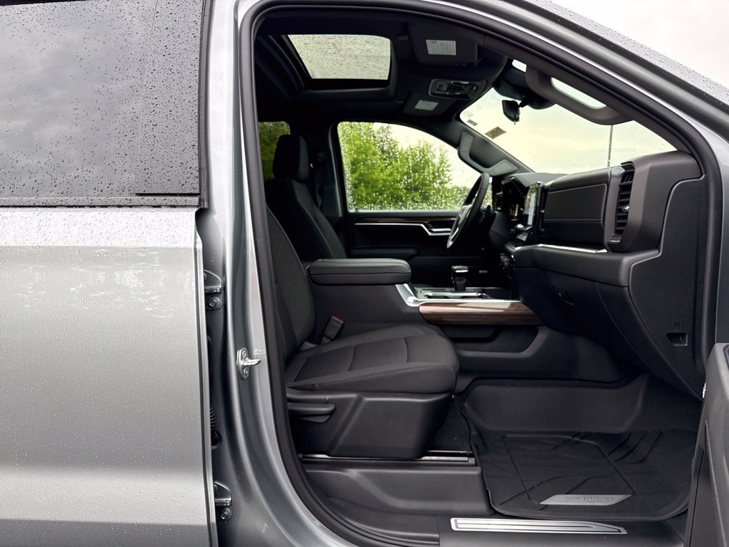 New 2026 Chevrolet Silverado 1500 RST w/ Dark Appearance Package AWD/4WD image 10