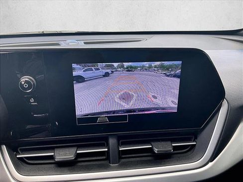 Certified 2025 Chevrolet Trax RS image 22