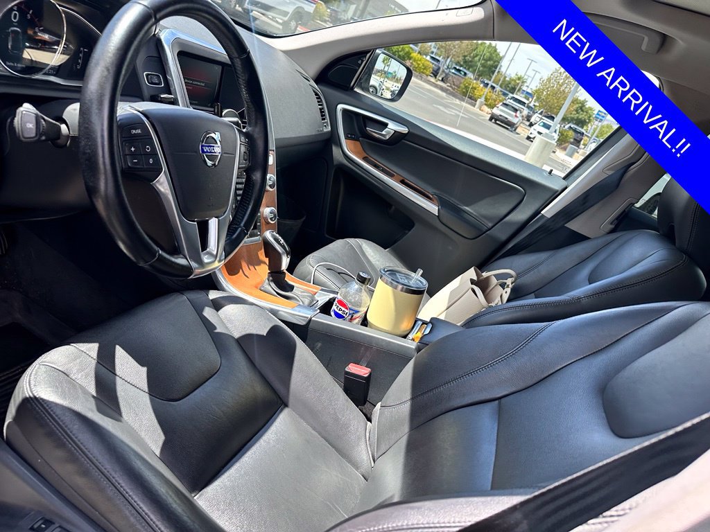 Used 2017 Volvo XC60 T5 Inscription w/ Preferred Option Package FWD image 6