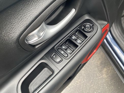 Used 2023 Jeep Renegade Trailhawk image 8