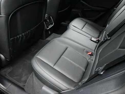 Certified 2025 Porsche Macan AWD/4WD image 15