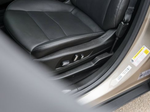 Used 2022 Cadillac XT5 Sportv w/ Technology Package image 8