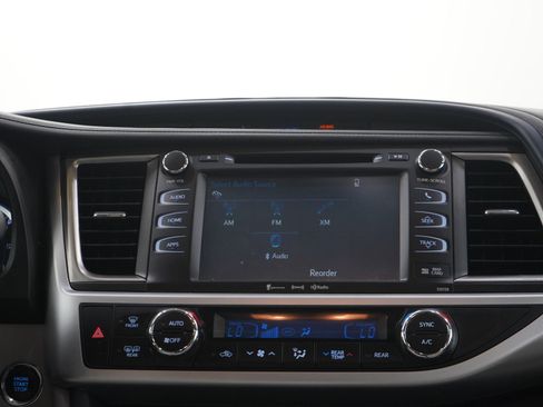 Used 2016 Toyota Highlander XLE AWD/4WD image 14