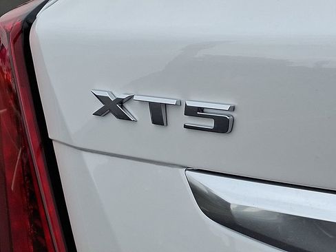 New 2026 Cadillac XT5 Premium Luxury AWD/4WD image 11