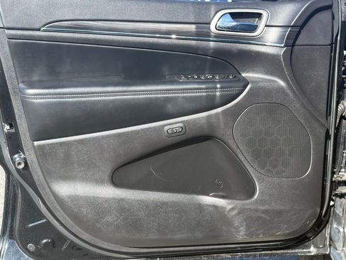 Used 2021 Jeep Grand Cherokee Limited image 15