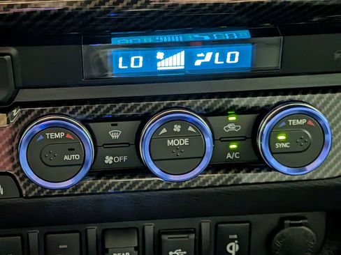 Used 2023 Toyota Tacoma TRD Sport w/ Advanced Technology Package AWD/4WD image 20