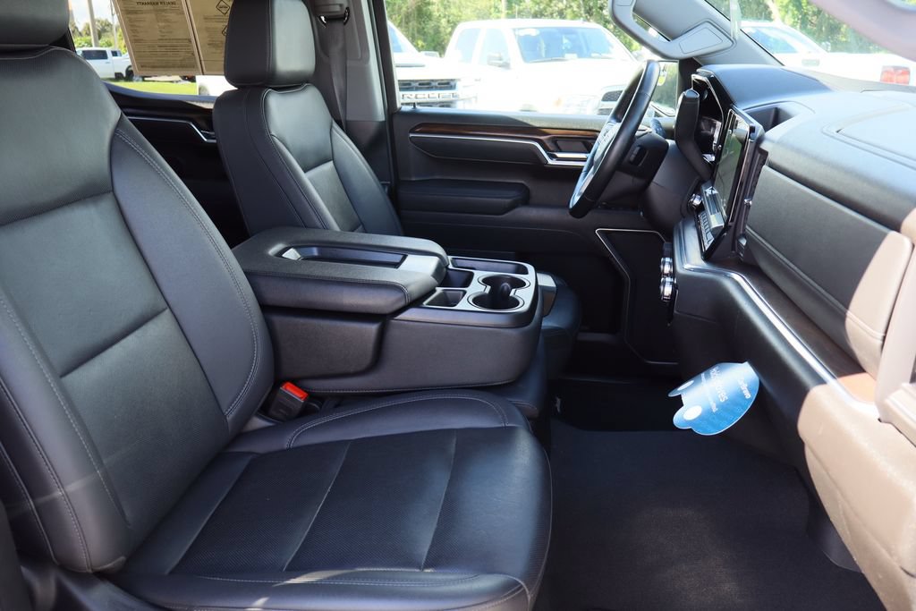 Certified 2025 GMC Sierra 1500 SLT RWD image 26