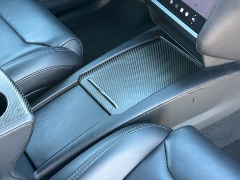 Used 2018 Tesla Model X image 19