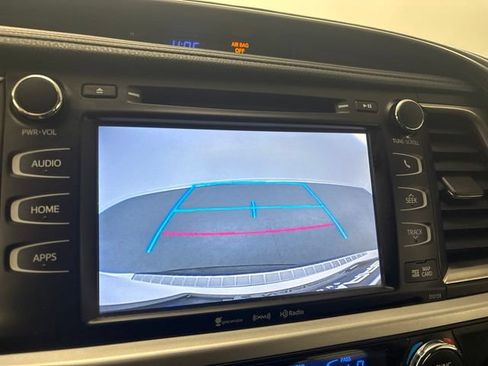 Used 2016 Toyota Highlander XLE FWD image 25