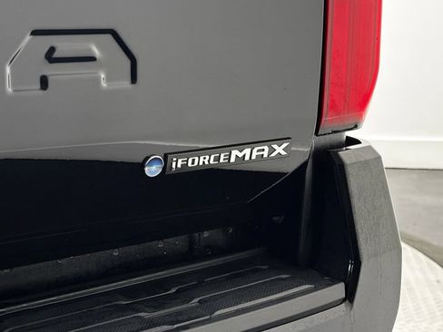 Used 2025 Toyota Tacoma TRD Sport AWD/4WD image 9