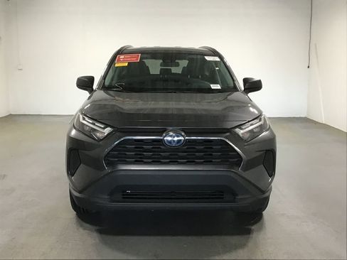 Used 2024 Toyota RAV4 LE AWD/4WD image 2
