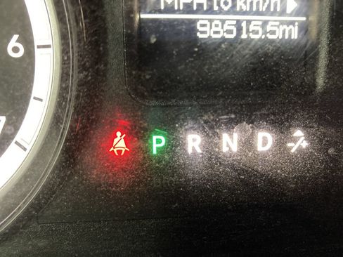 Used 2019 RAM 1500 Classic SLT AWD/4WD image 12