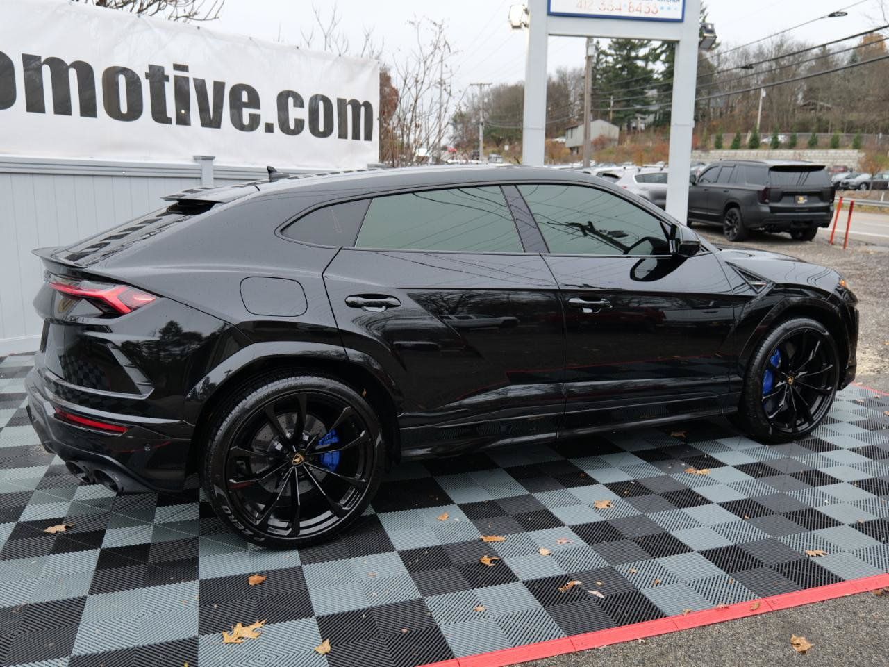 Used 2021 Lamborghini Urus AWD/4WD image 5