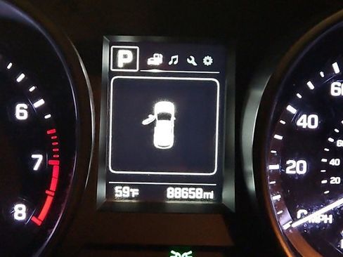 Used 2017 Hyundai Santa Fe SE image 5