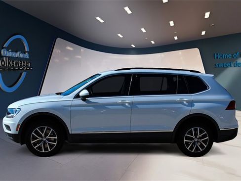 Used 2020 Volkswagen Tiguan SE w/ Panoramic Sunroof Package image 7