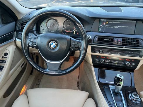 Used 2011 BMW 535i xDrive Sedan image 32