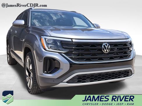Used 2024 Volkswagen Atlas Cross Sport SE FWD image 6