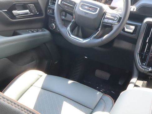 New 2026 GMC Yukon XL AT4 w/ AT4 Premium Package AWD/4WD image 13