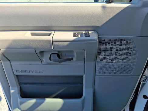 Used 2024 Ford E-450 and Econoline 450 Super Duty w/ Power Windows & Locks Group RWD image 11