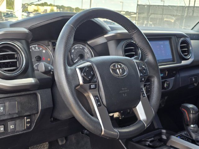 Used 2022 Toyota Tacoma SR5 w/ Technology Package AWD/4WD image 23