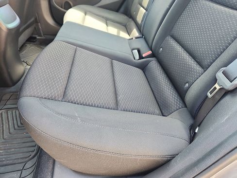 Used 2020 Hyundai Elantra SE w/ Cargo Package (C1) image 26