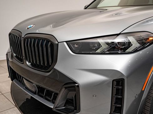 New 2026 BMW X5 xDrive40i w/ M Sport Package AWD/4WD image 3