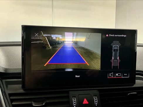 Used 2022 Audi Q5 e Premium w/ Convenience Package image 23