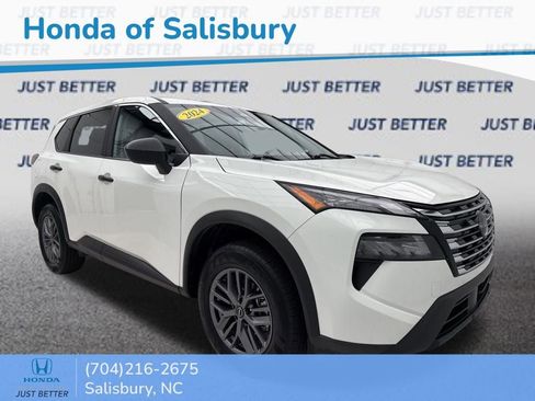 Used 2024 Nissan Rogue S image 1