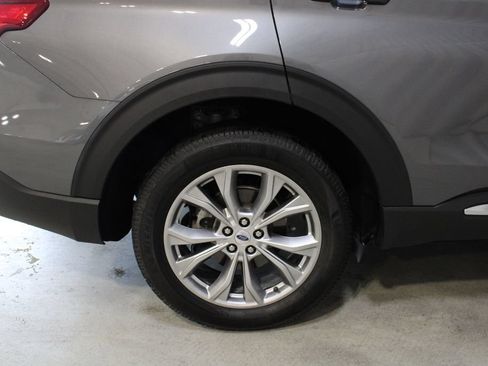 Used 2023 Ford Explorer XLT w/ Equipment Group 202A AWD/4WD image 28