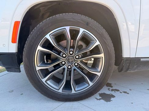 Used 2023 Jeep Grand Wagoneer Series III w/ Rear Seat Video Group 1 image 14