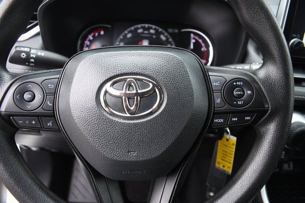 Certified 2024 Toyota RAV4 LE AWD/4WD image 30