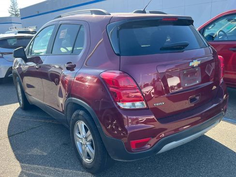 Used 2022 Chevrolet Trax LT w/ LT Convenience Package FWD image 6