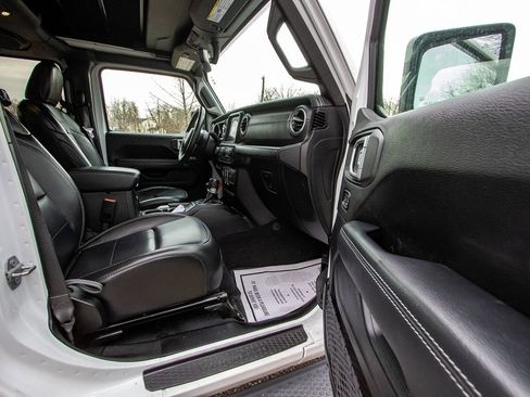 Used 2020 Jeep Wrangler Unlimited Sahara image 18