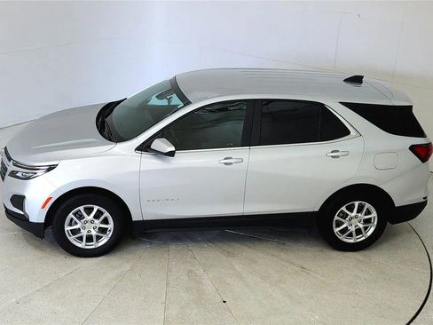 Used 2022 Chevrolet Equinox LT image 43