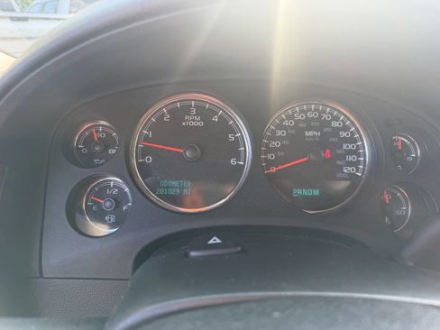 Used 2014 GMC Yukon XL SLT w/ SLT-2 Equipment Package RWD image 16