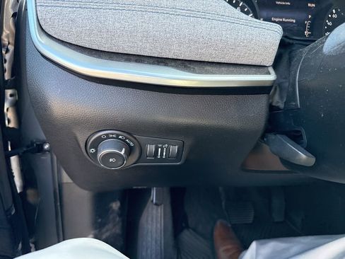 Certified 2024 Jeep Compass Latitude image 43