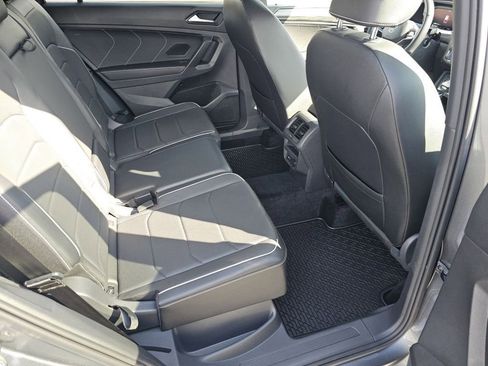 Used 2022 Volkswagen Tiguan SEL R-Line AWD/4WD image 5