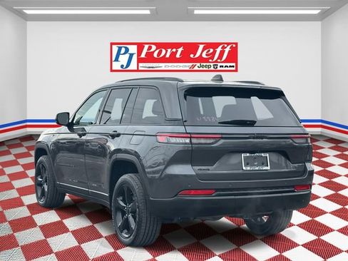 Certified 2023 Jeep Grand Cherokee Altitude image 5
