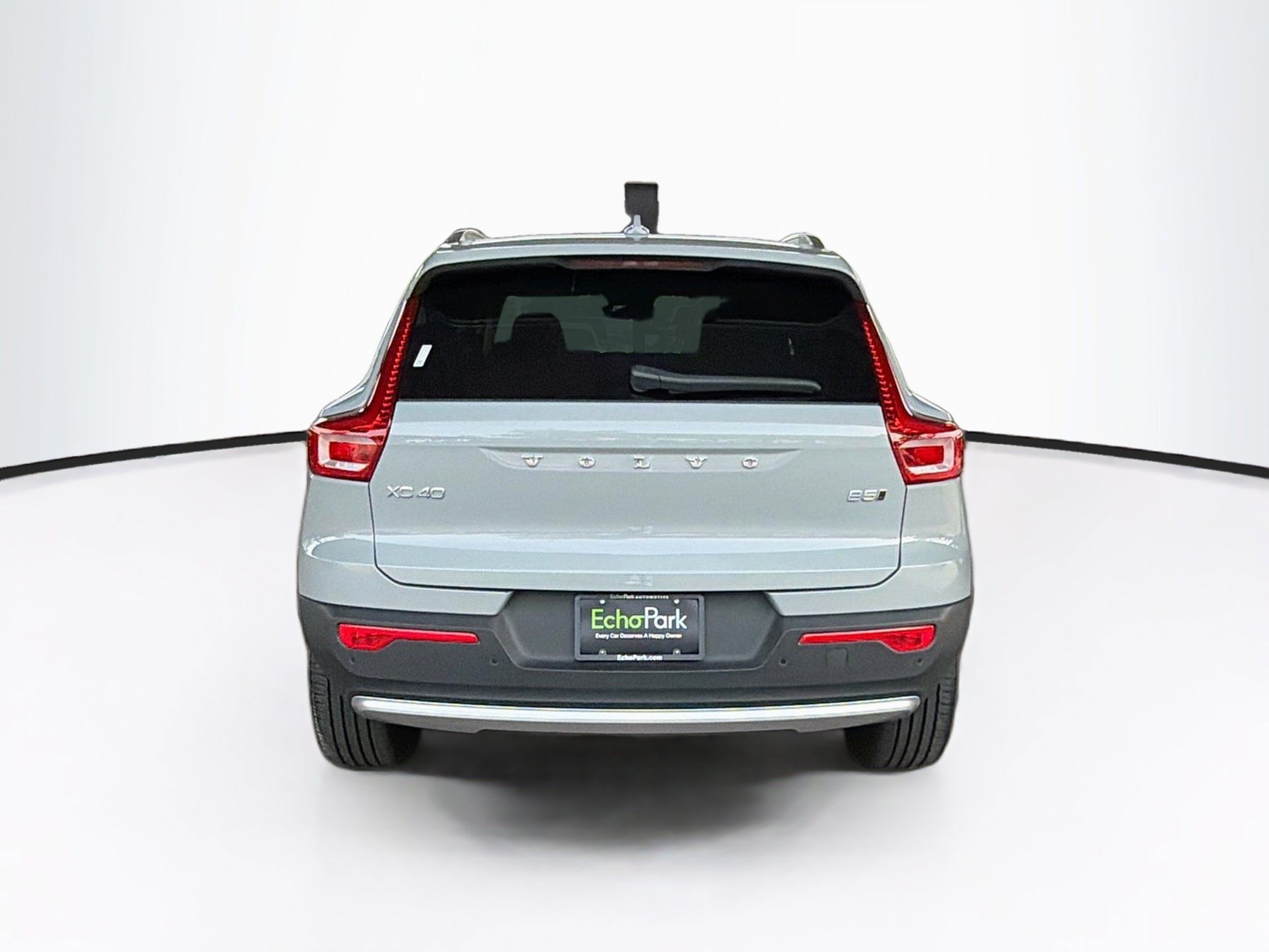 Used 2025 Volvo XC40 B5 Plus AWD/4WD image 7