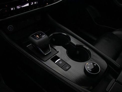 Used 2023 Nissan Rogue SL w/ SL Premium Package image 34