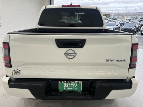 Used 2023 Nissan Frontier SV image 7