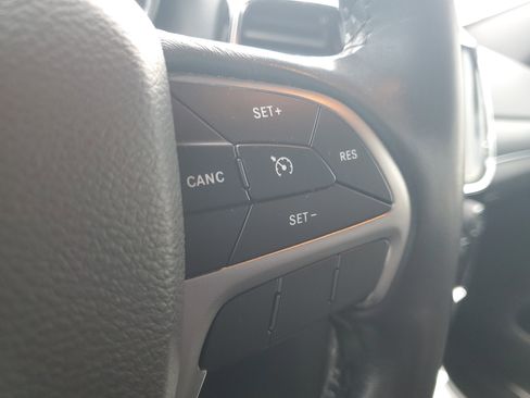 Used 2019 Jeep Grand Cherokee Limited w/ Trailer Tow Group IV image 19