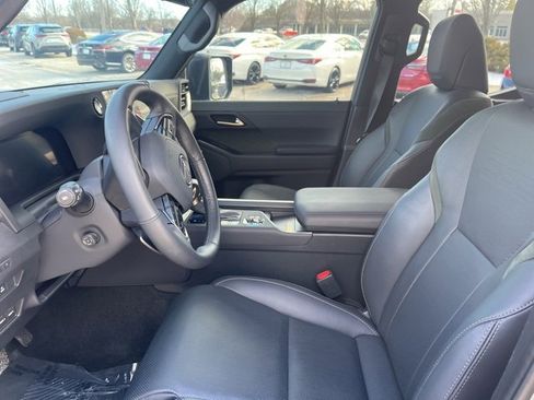 Used 2025 Lexus GX 550 image 12