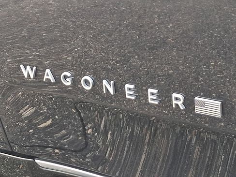 Used 2025 Jeep Wagoneer L 4WD image 30