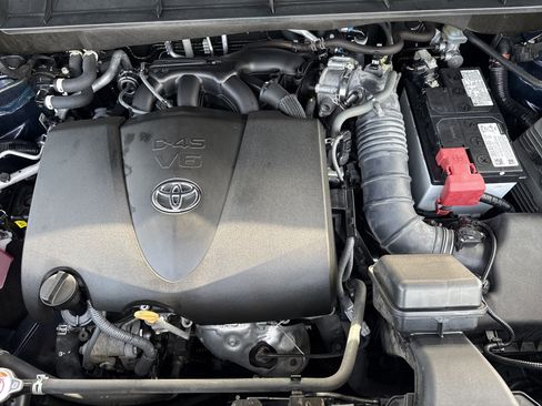 Used 2021 Toyota Highlander LE image 33