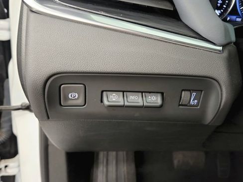 Used 2024 Buick Enclave Premium image 28