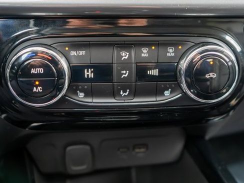 Used 2024 Chevrolet Trax ACTIV w/ Driver Confidence Package image 28